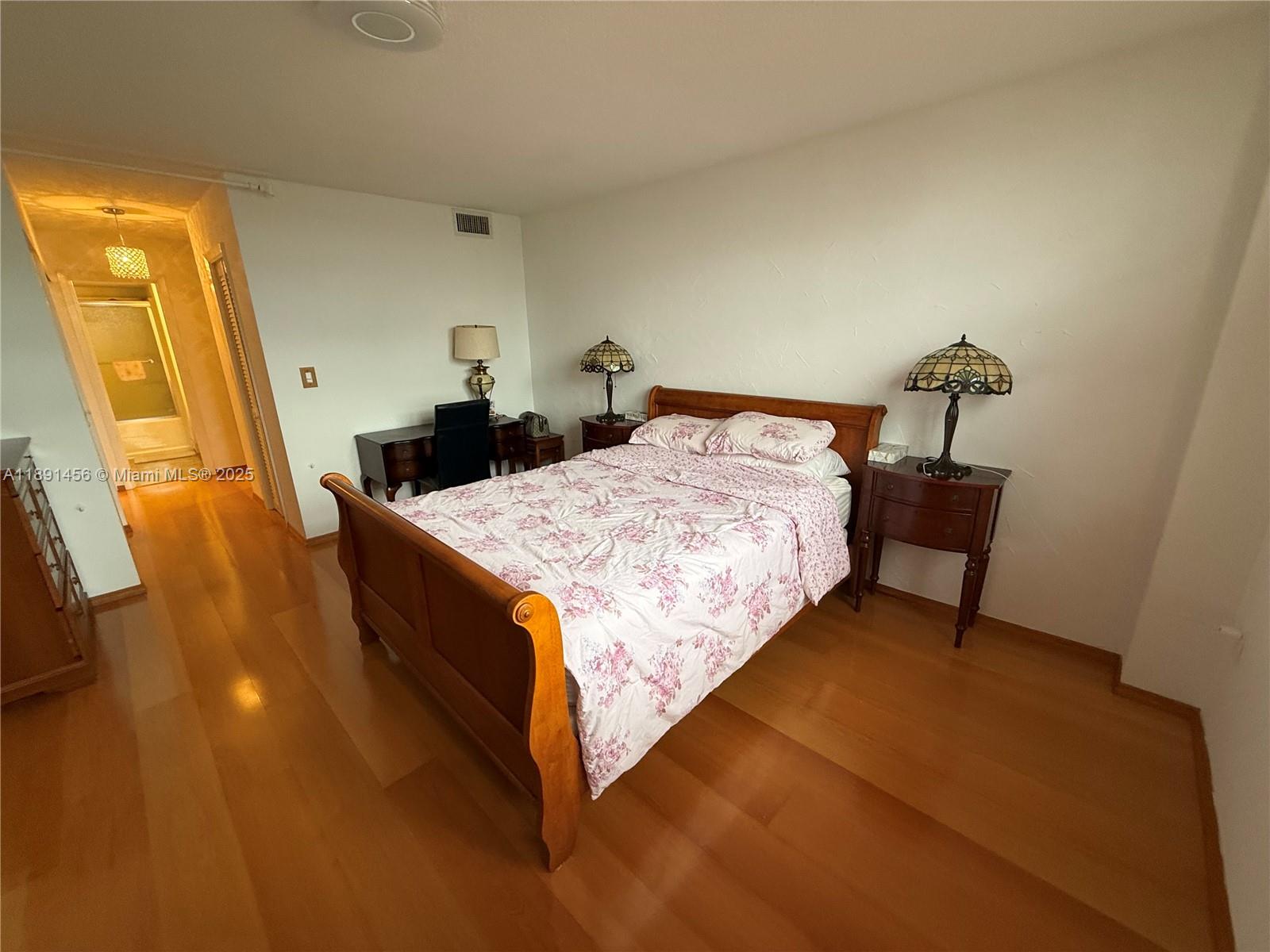 COMMODORE PLAZA CONDO - Residential