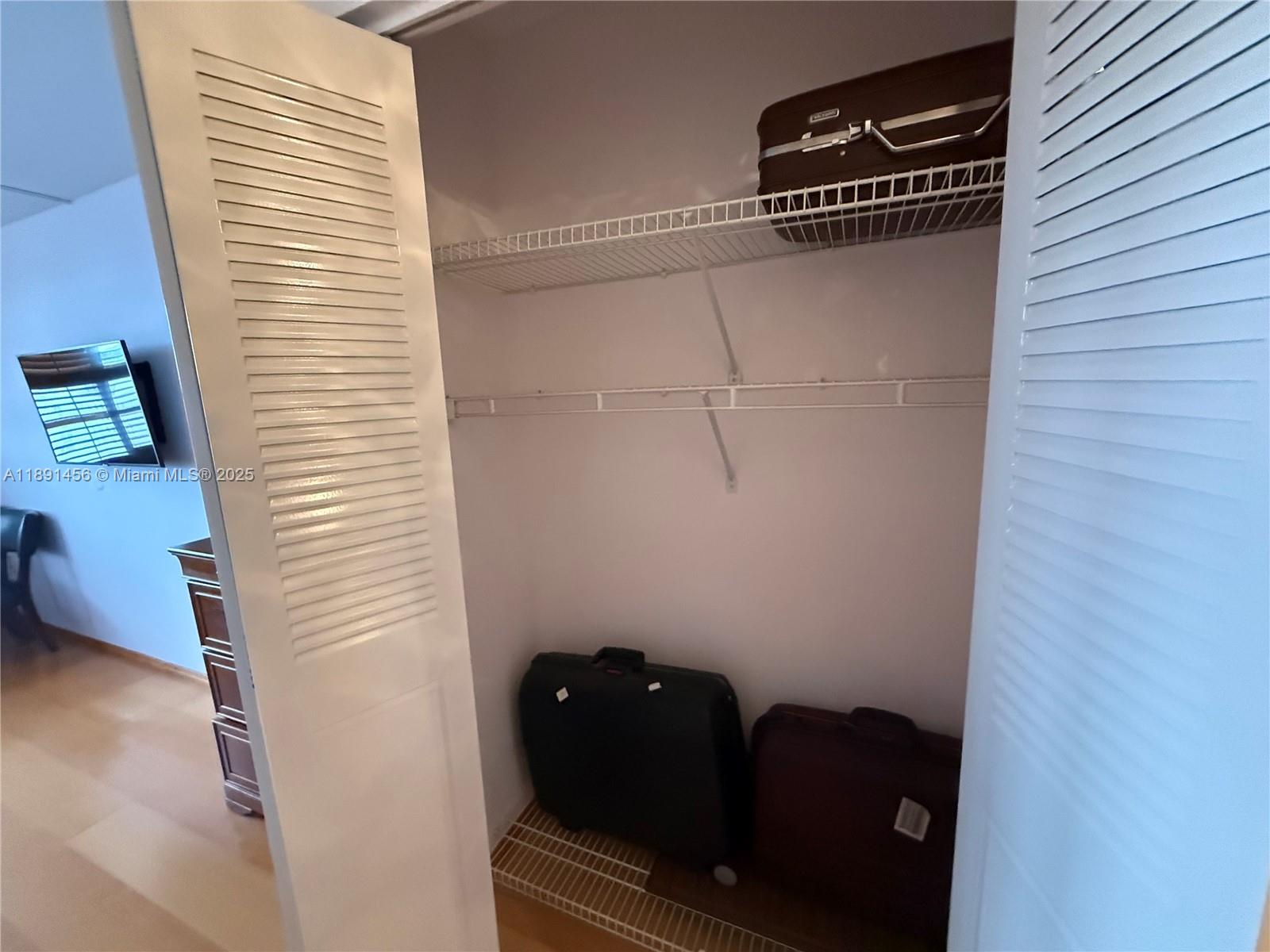 COMMODORE PLAZA CONDO - Residential