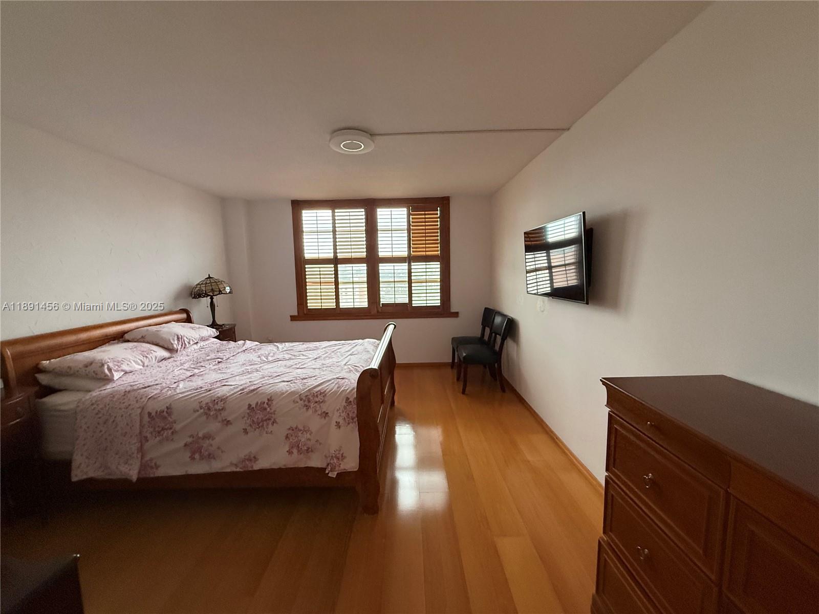 COMMODORE PLAZA CONDO - Residential