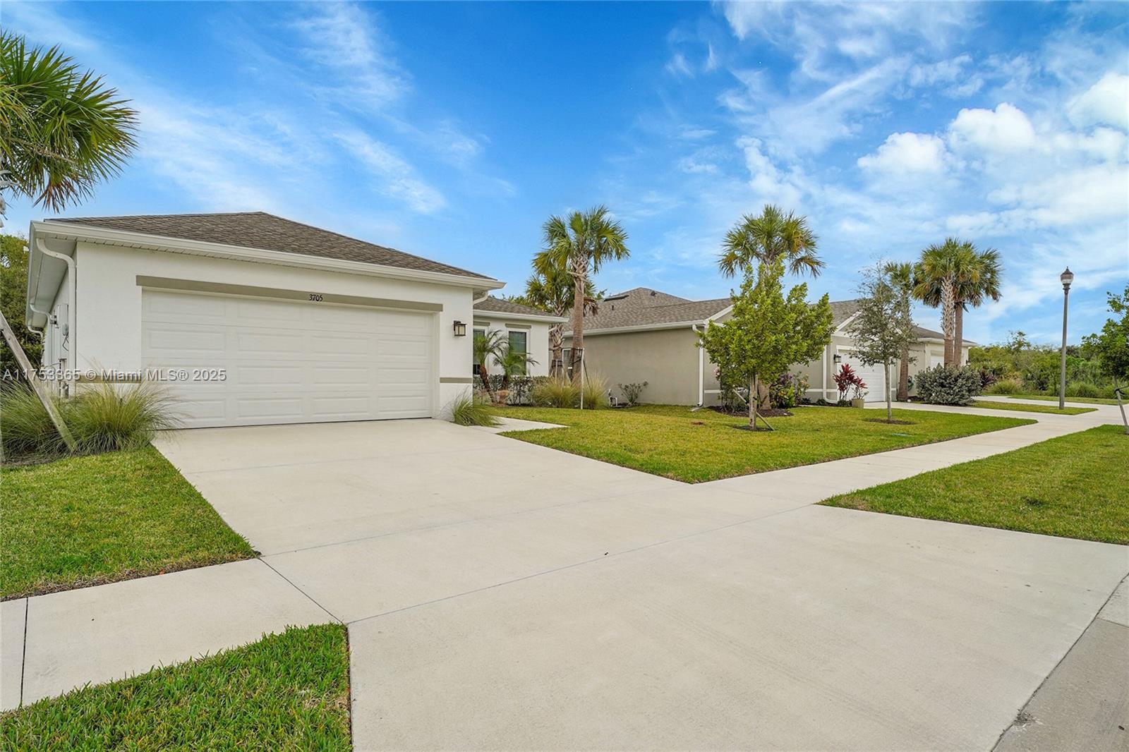 3705 Bennington Ln, Fort Pierce, FL, 34981/$395,000 2 3705 Bennington Ln
