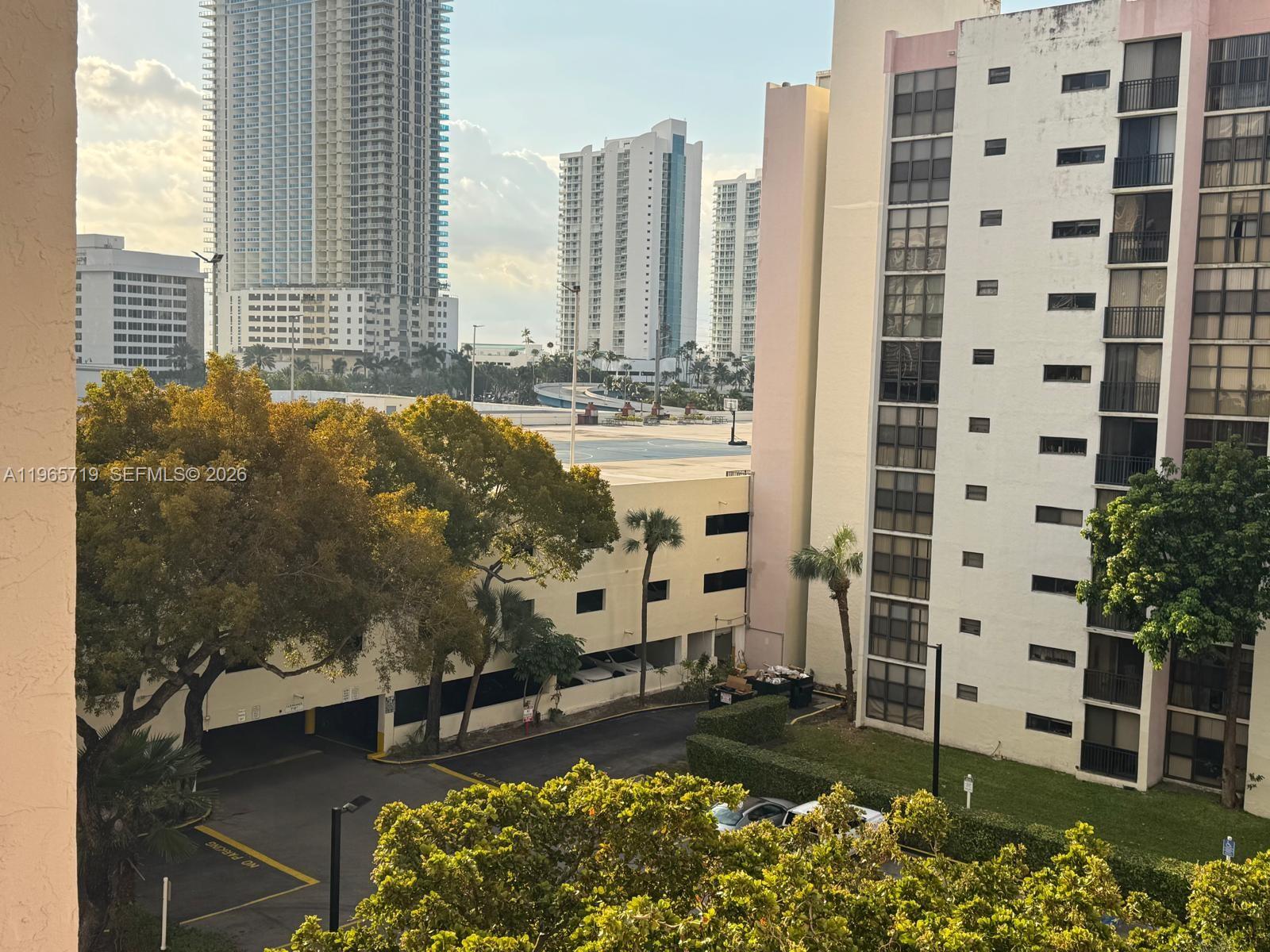 PLAZA OF AMERICAS CONDO P - Residential Lease