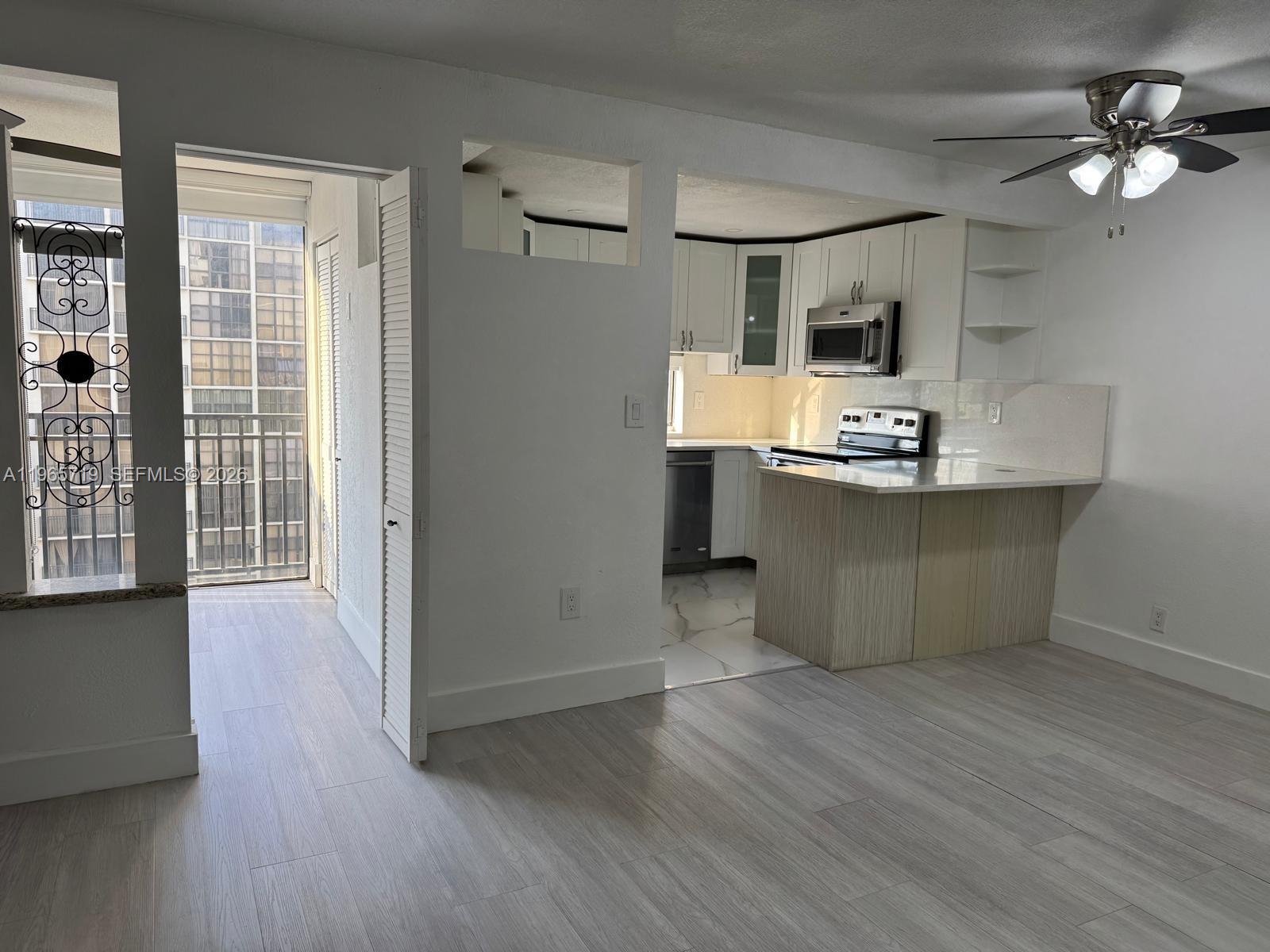 PLAZA OF AMERICAS CONDO P - Residential Lease