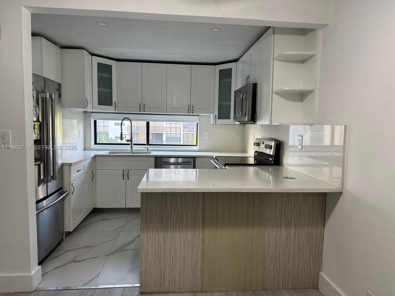 PLAZA OF AMERICAS CONDO P - Residential Lease