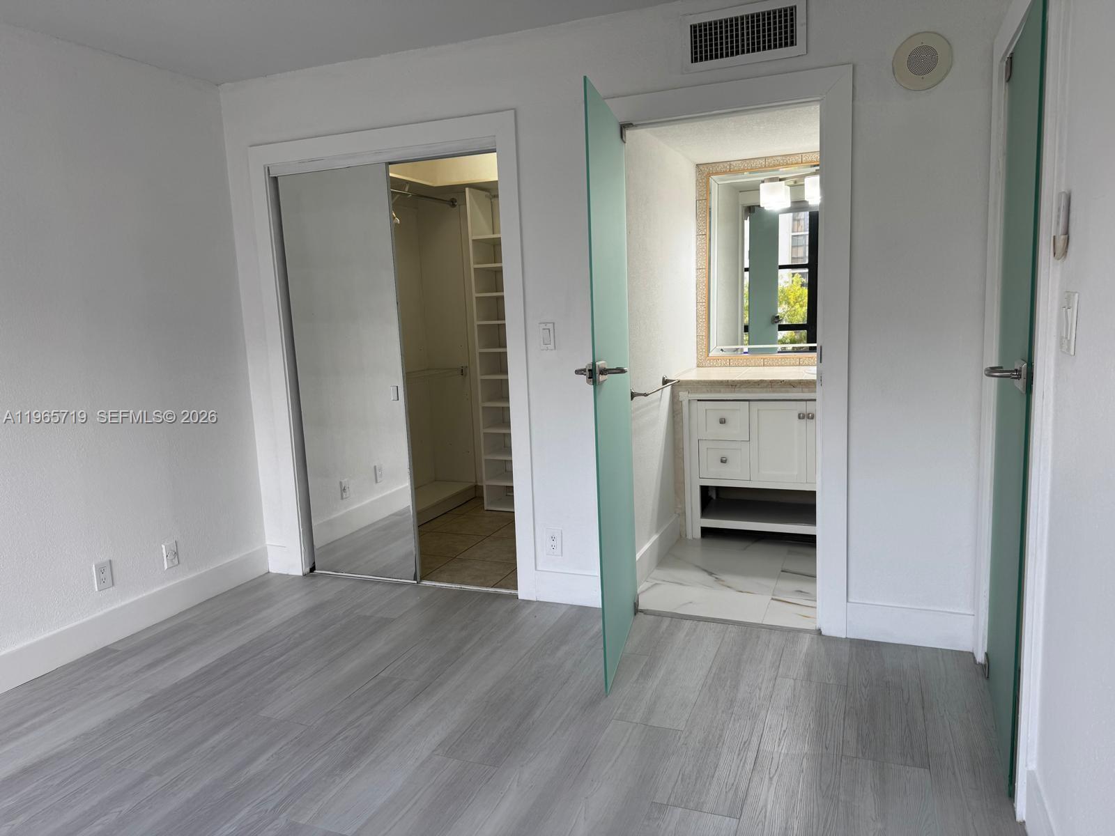 PLAZA OF AMERICAS CONDO P - Residential Lease