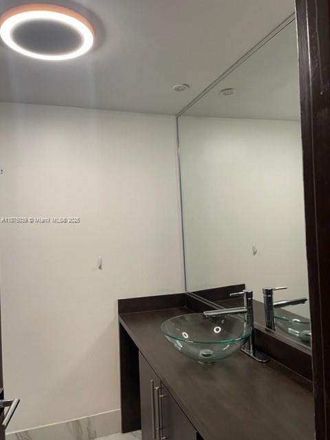 IMPERIAL HOUSE CONDO - Residential Lease