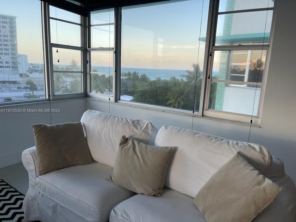 IMPERIAL HOUSE CONDO - Residential Lease