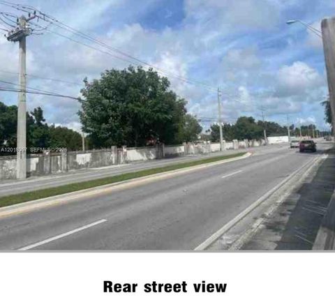 Photo of 19422 SW 119th Ct, Miami, FL 33177 (MLS # A12018057)