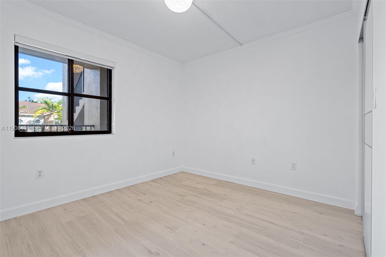 THE COURTS AT BAYSHORE II - Residential