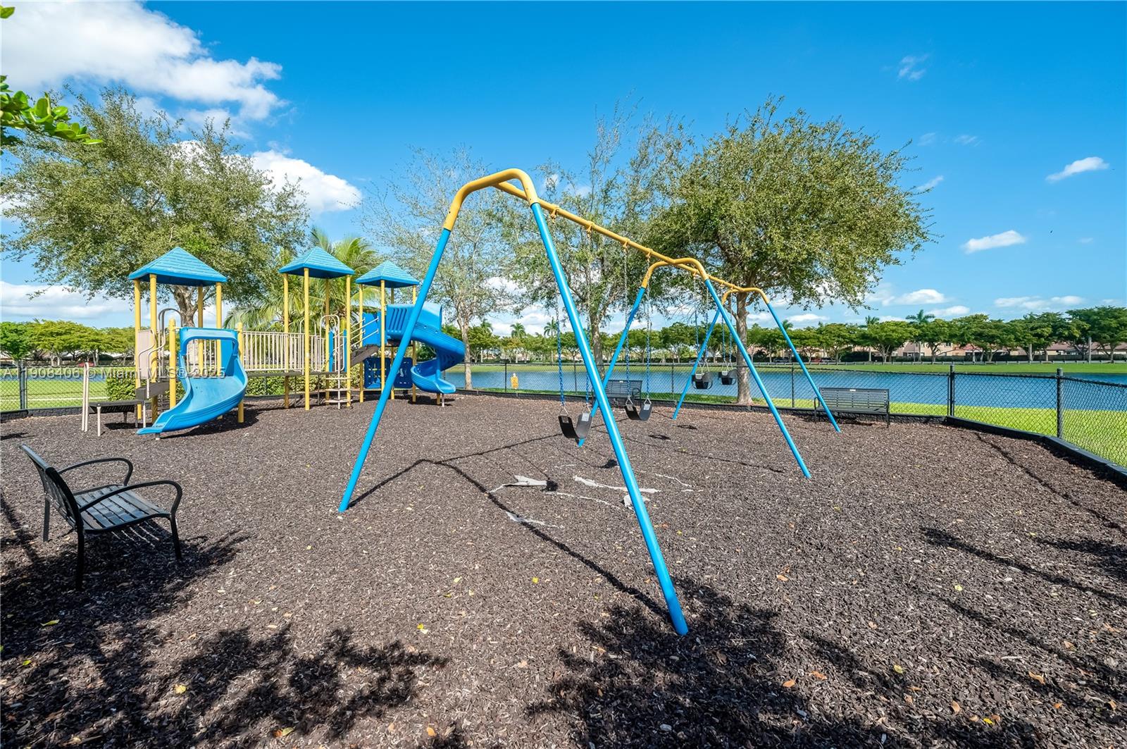 THE COURTS AT BAYSHORE II - Residential