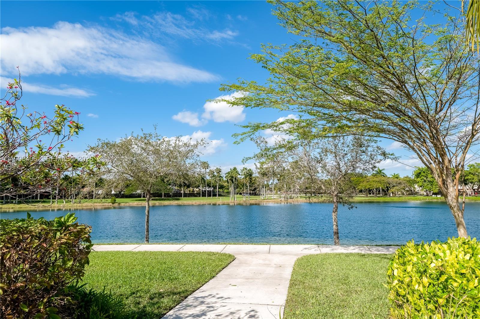 THE COURTS AT BAYSHORE II - Residential