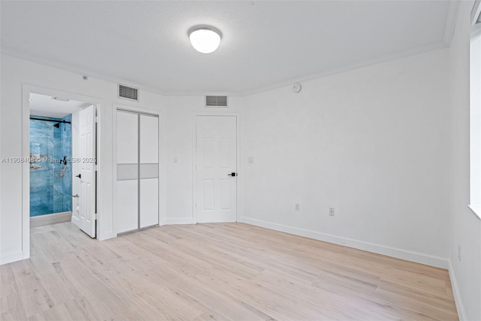 THE COURTS AT BAYSHORE II - Residential