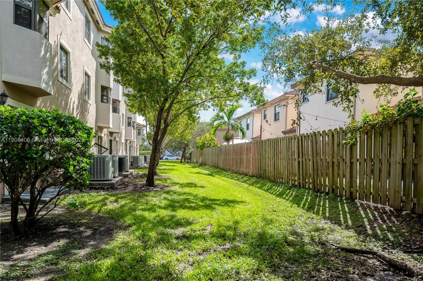 THE COURTS AT BAYSHORE II - Residential