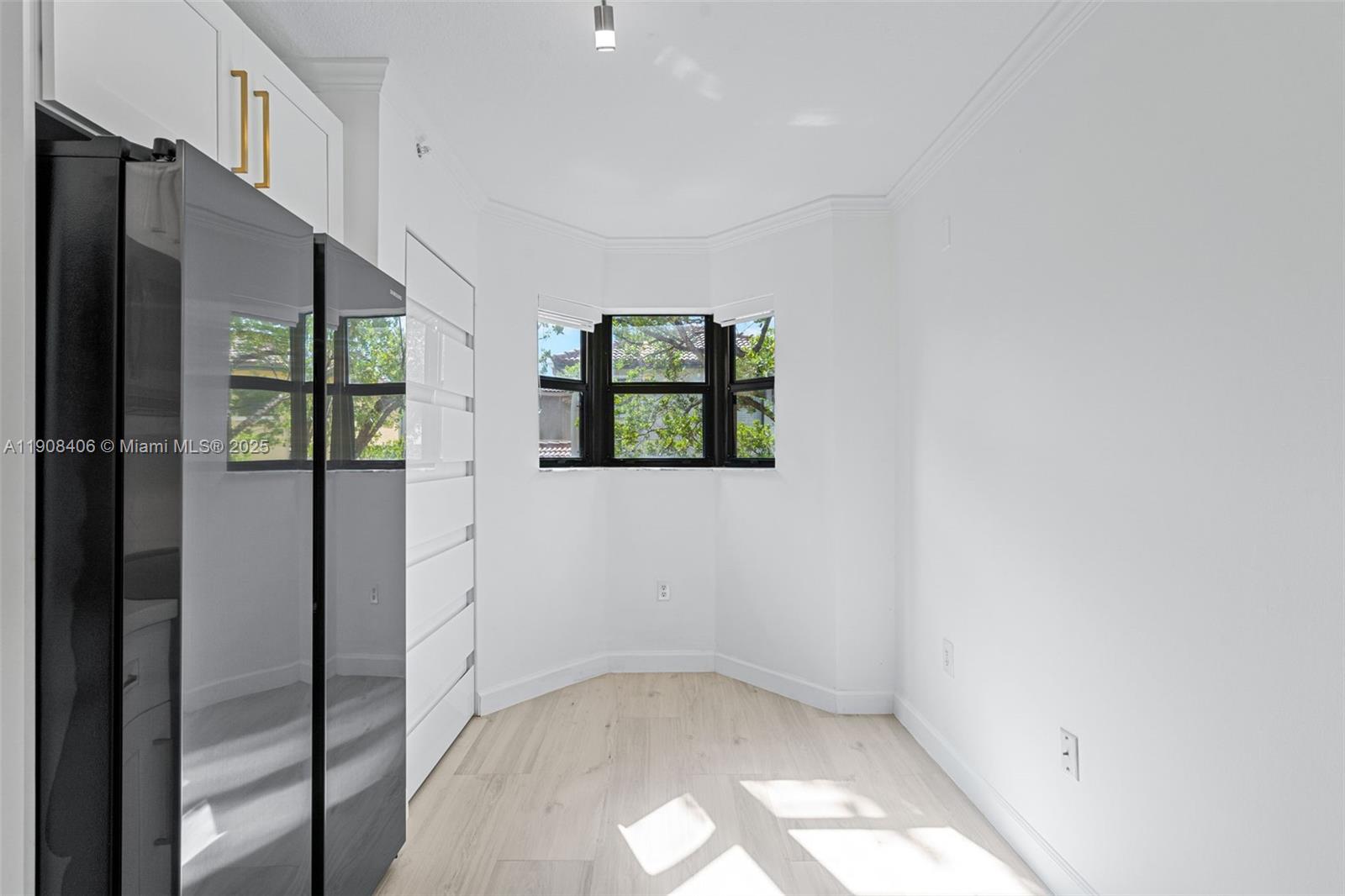 THE COURTS AT BAYSHORE II - Residential