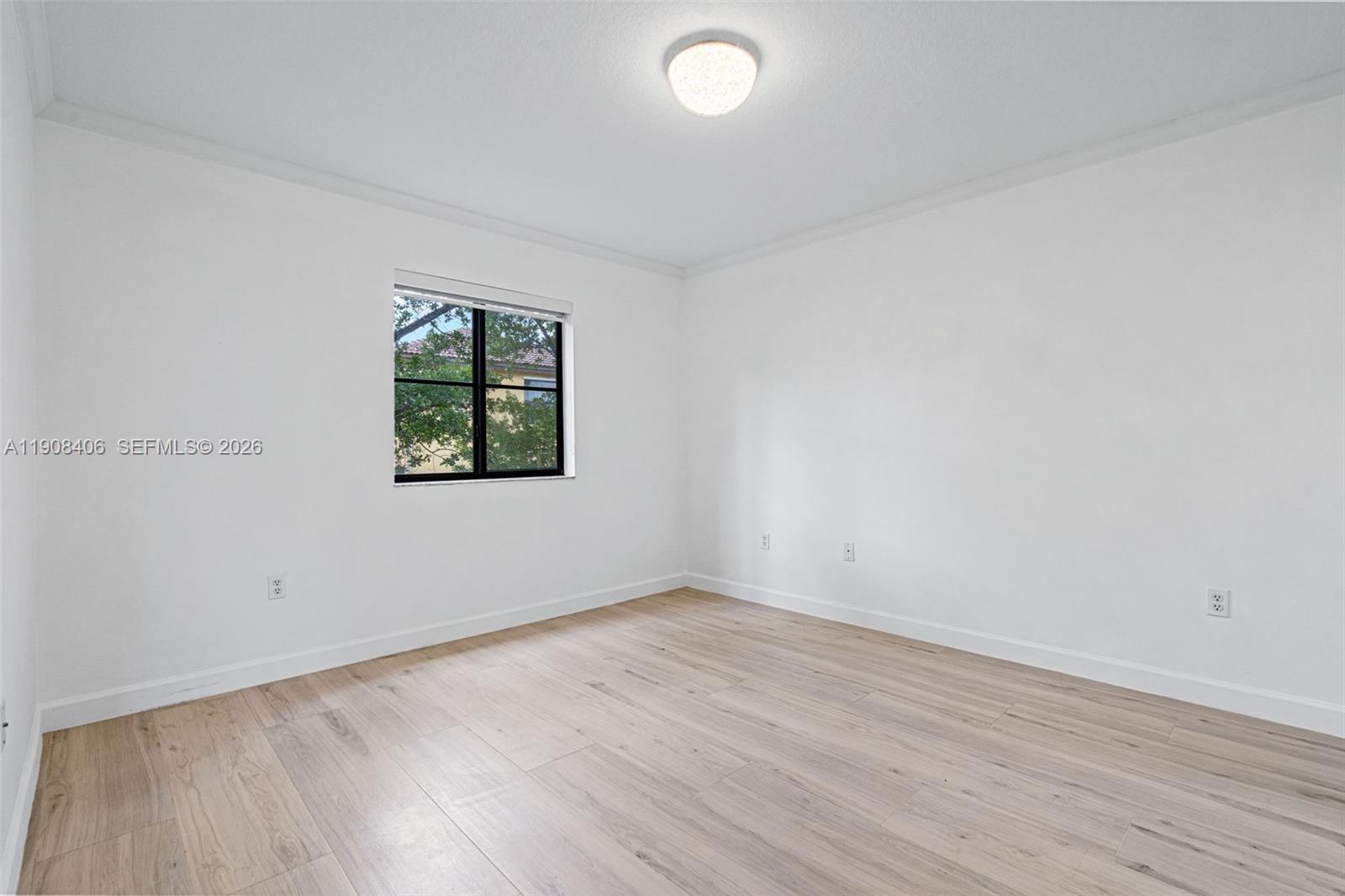 THE COURTS AT BAYSHORE II - Residential