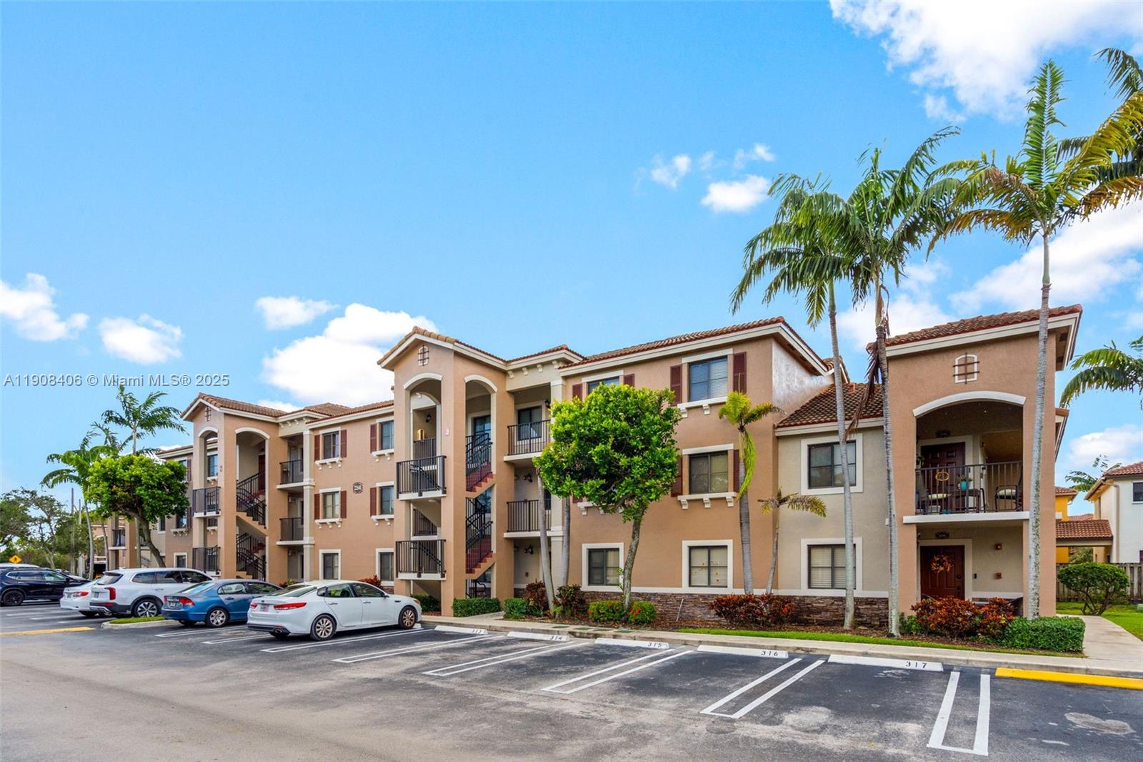 THE COURTS AT BAYSHORE II - Residential