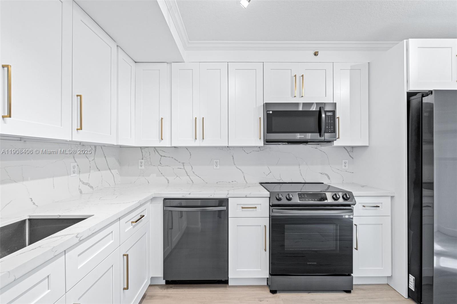 THE COURTS AT BAYSHORE II - Residential