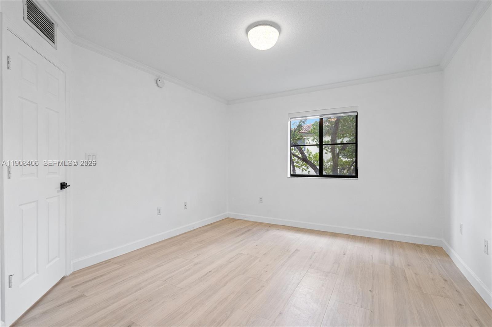 THE COURTS AT BAYSHORE II - Residential