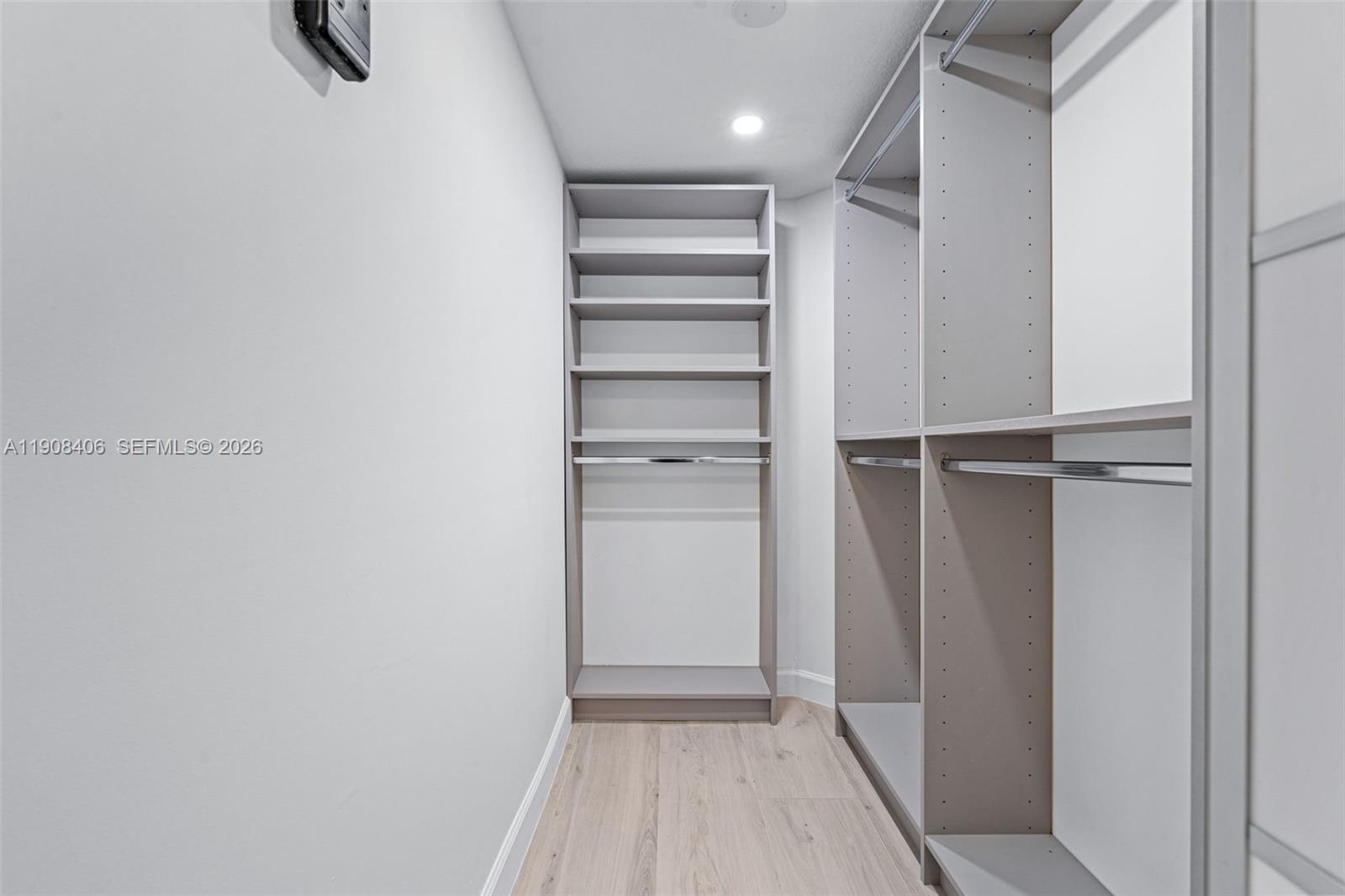 THE COURTS AT BAYSHORE II - Residential