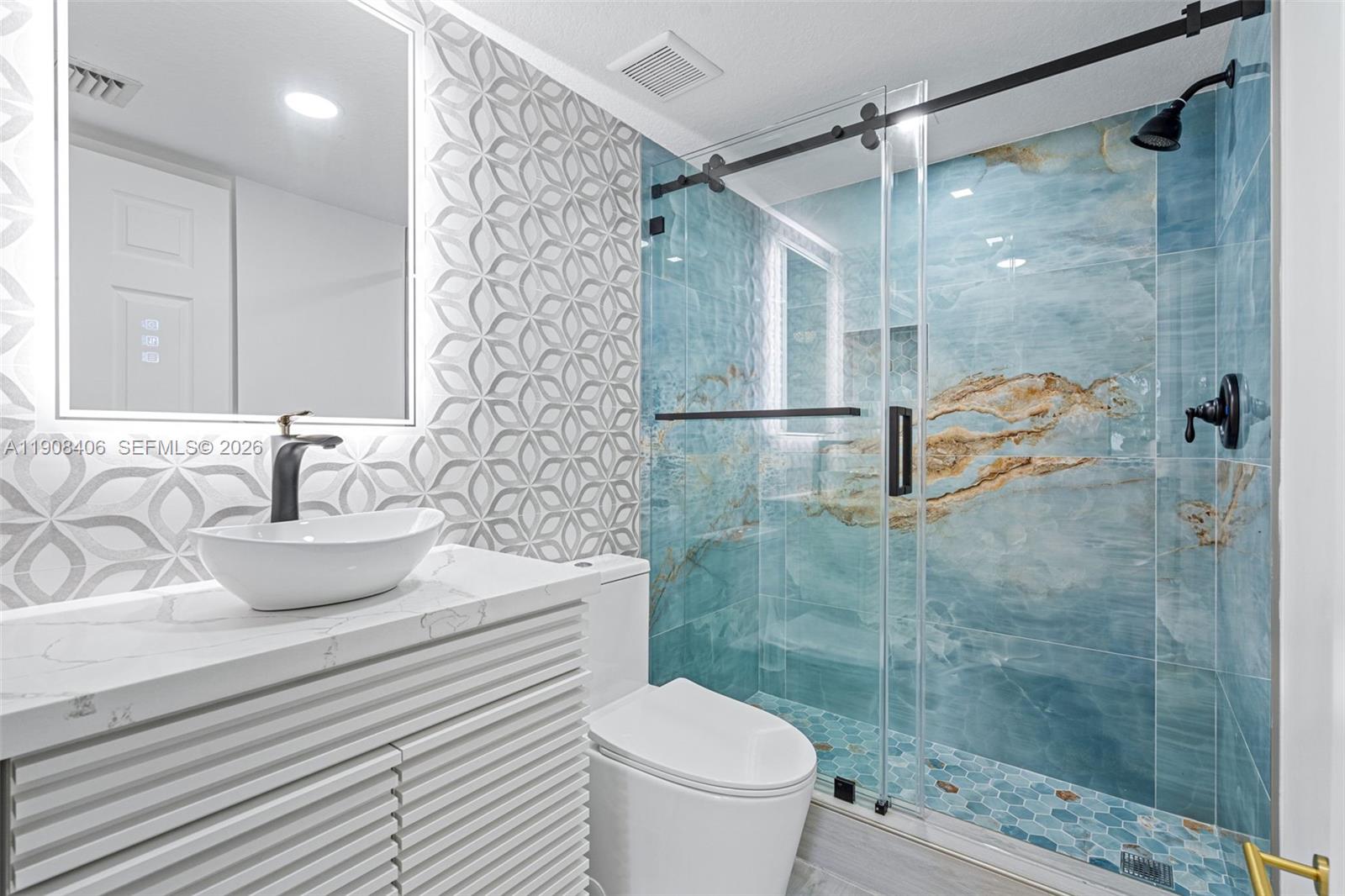 THE COURTS AT BAYSHORE II - Residential