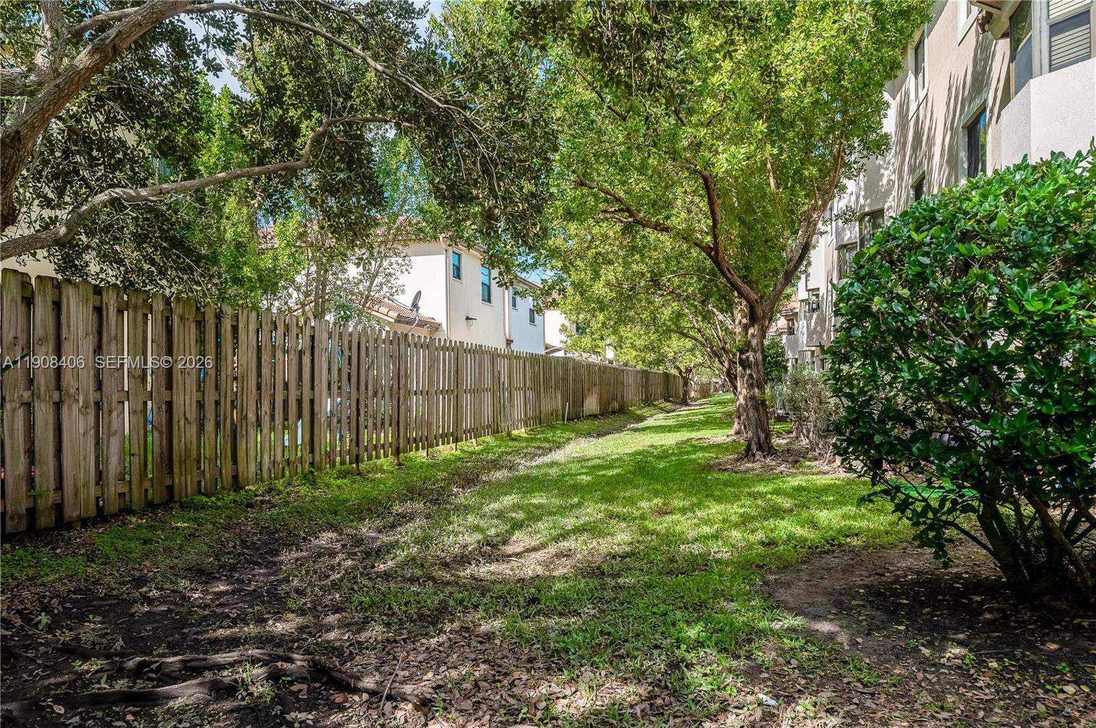 THE COURTS AT BAYSHORE II - Residential