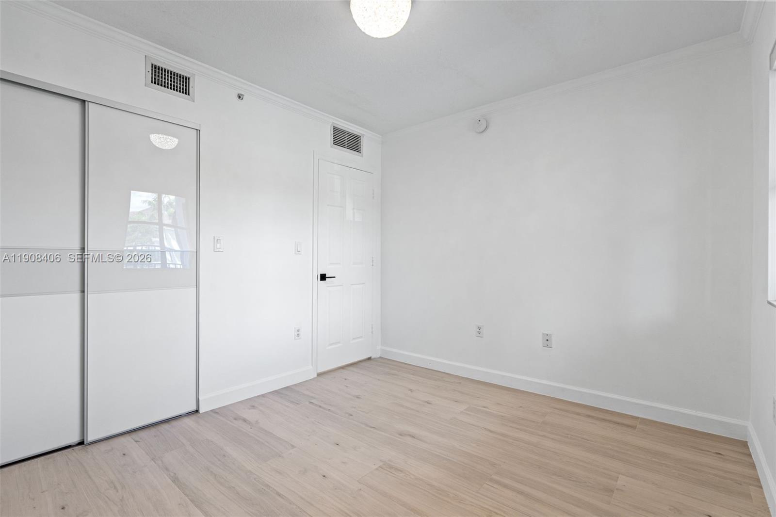 THE COURTS AT BAYSHORE II - Residential