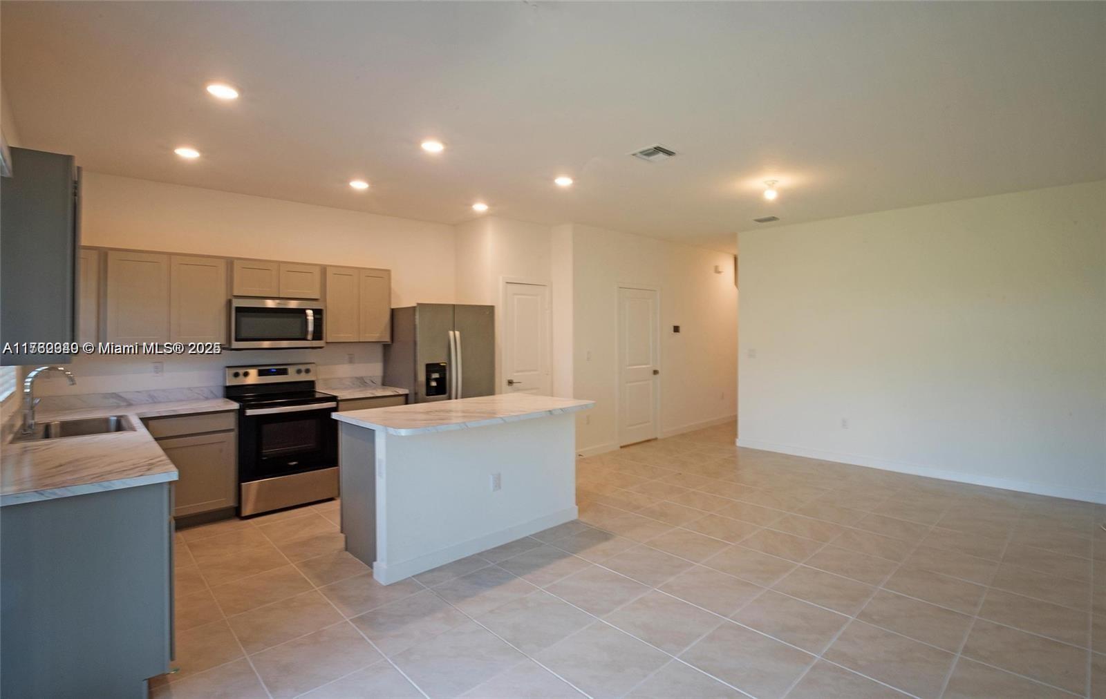 REGAL PALM - Residential