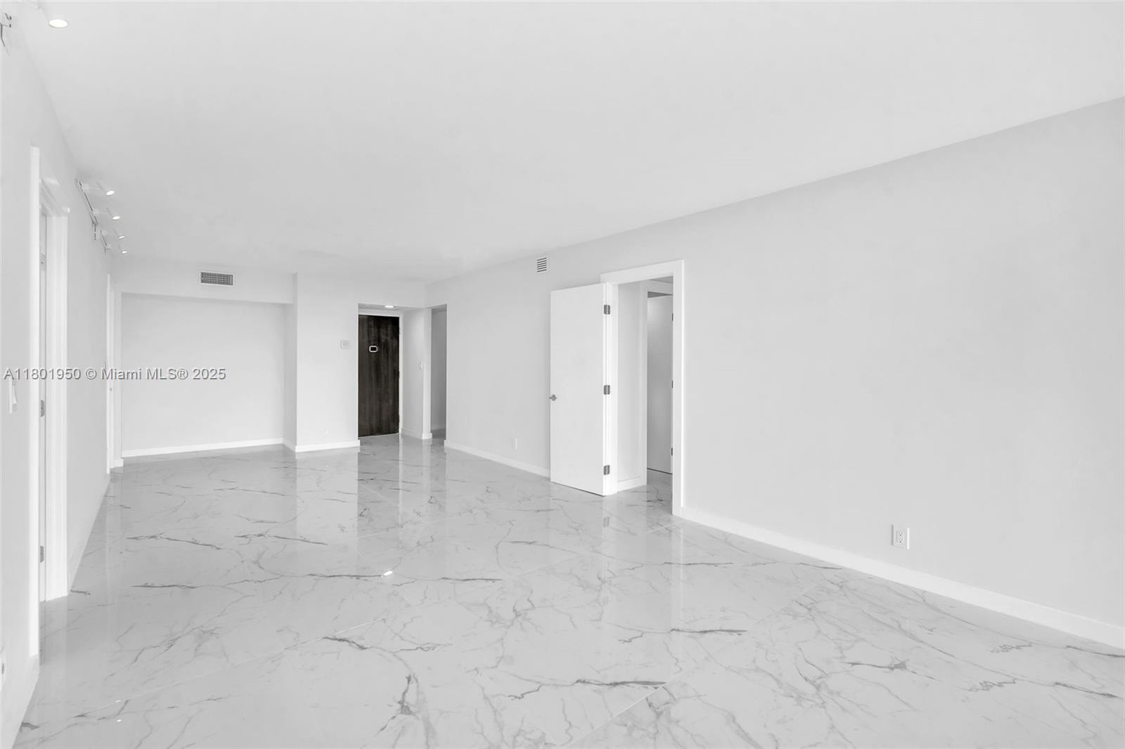 20335 W Country Club Dr 1108