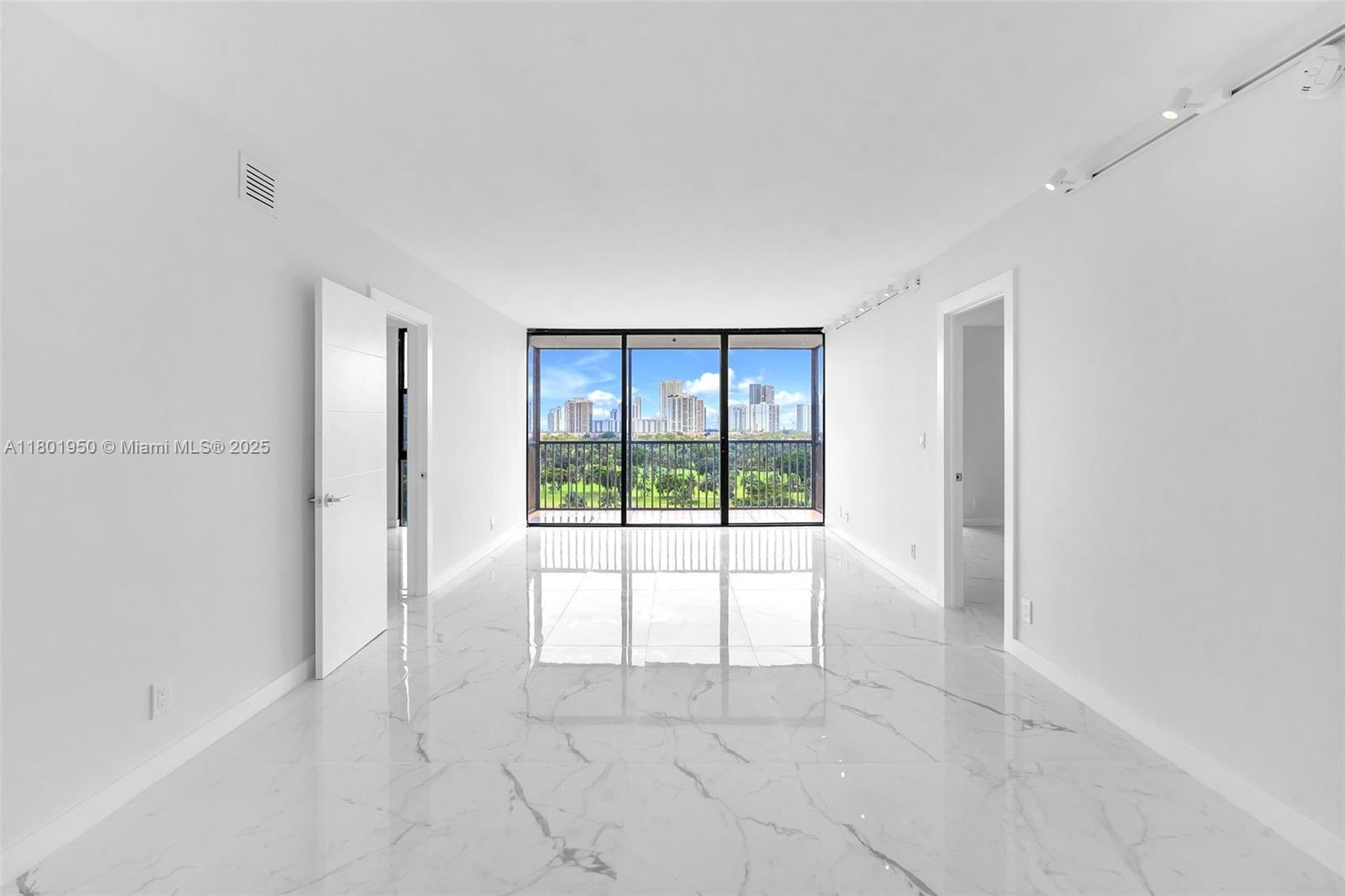 20335 W Country Club Dr 1108