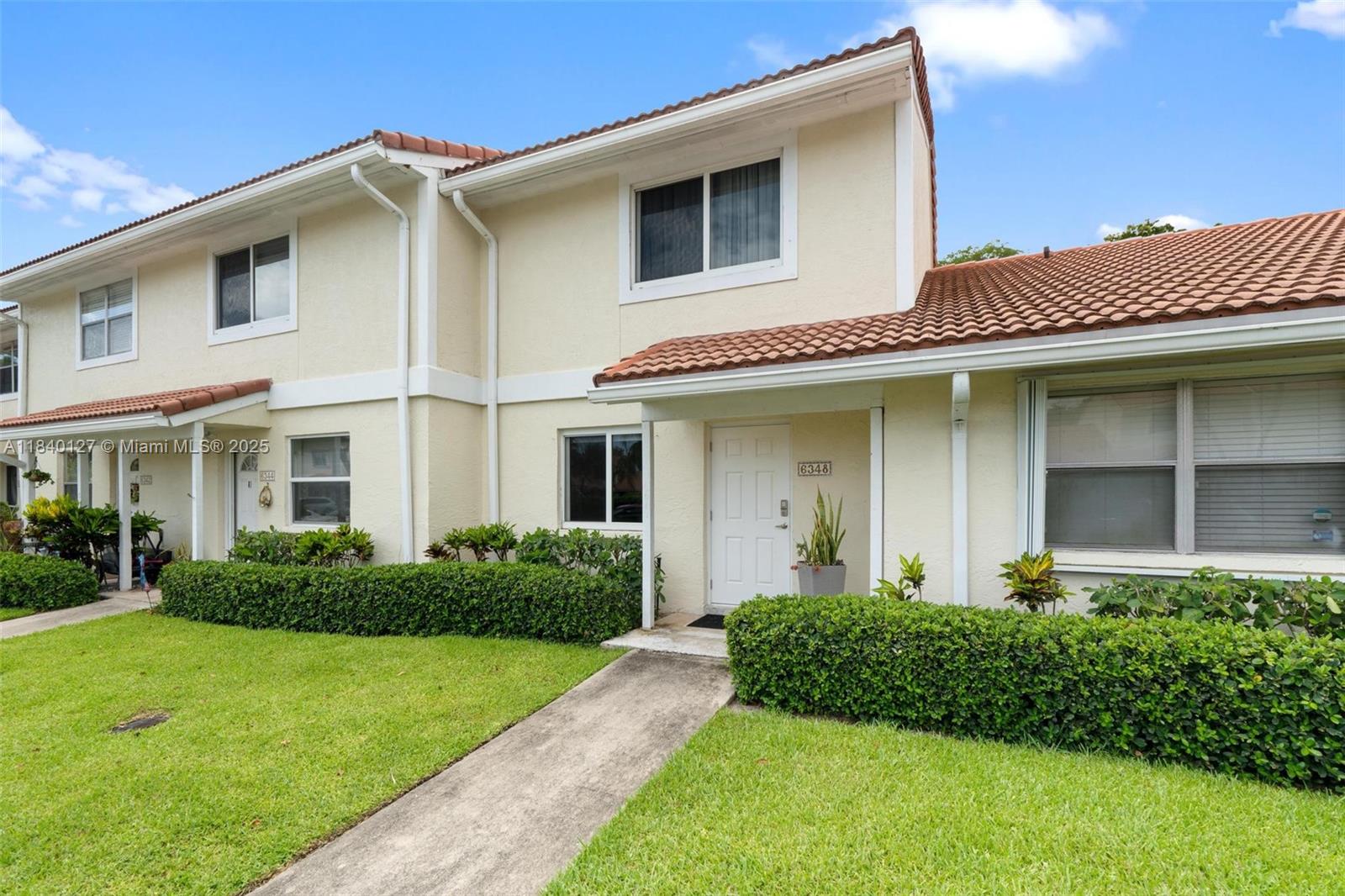 Welcome to this beautiful townhouse nestled in one of Boca Raton's most exclusive areas. This fully remodeled 2-bedroom, 2-bath home is move-in ready and designed for comfortable and modern living. The spacious kitchen features elegant quartz countertops, stainless steel Whirlpool appliances (2021).
On the first floor, you will find modern ceramic floors, high-impact windows, zebra blinds In the living room, bright LED lighting, and 10-foot ceilings. The A/C was replaced in 2021. Upstairs, enjoy the master suites with custom closets, laminate flooring, and an abundance of natural light. The electrical panel was updated in 2021, along with the washer and dryer, conveniently located on the second floor. new indoor doors, and updated outlets for peace of mind.
