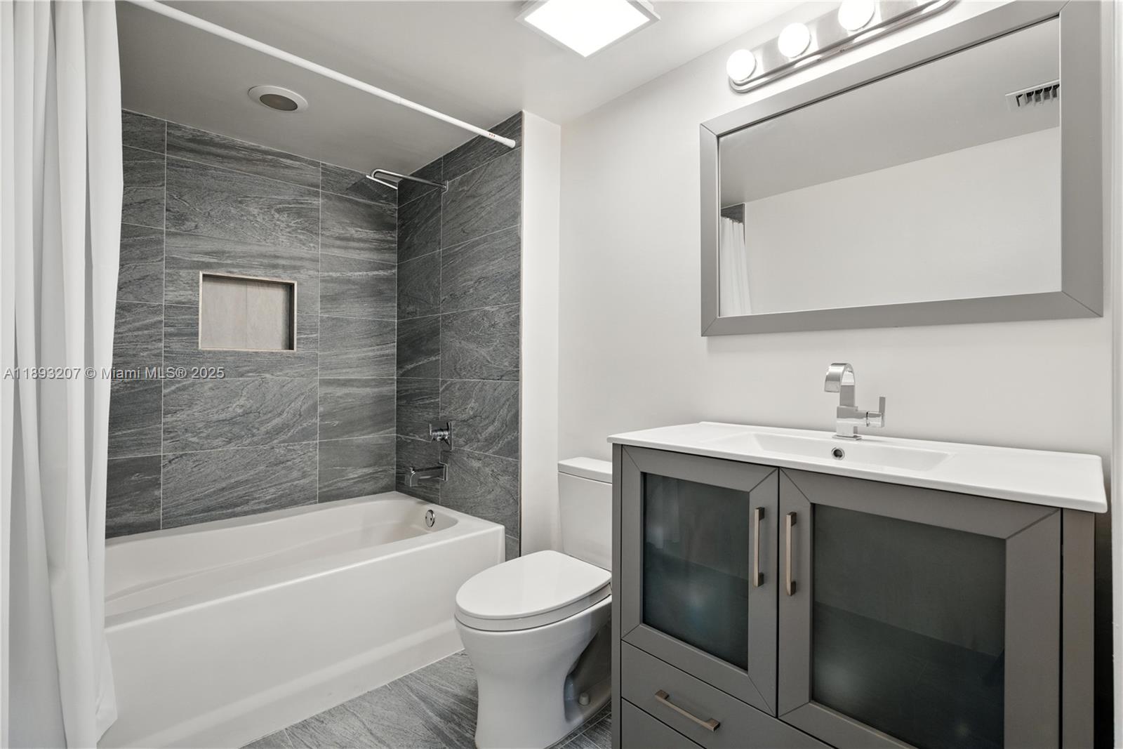 1155 Brickell Bay Dr 703
