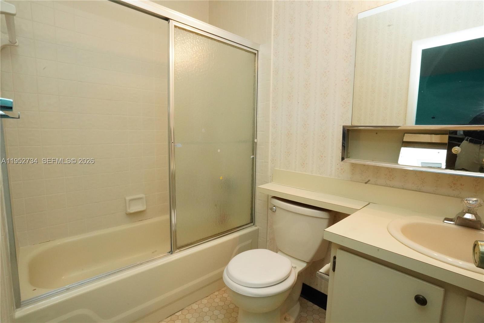 ARBOURS OF THE PALM BEACH - Residential