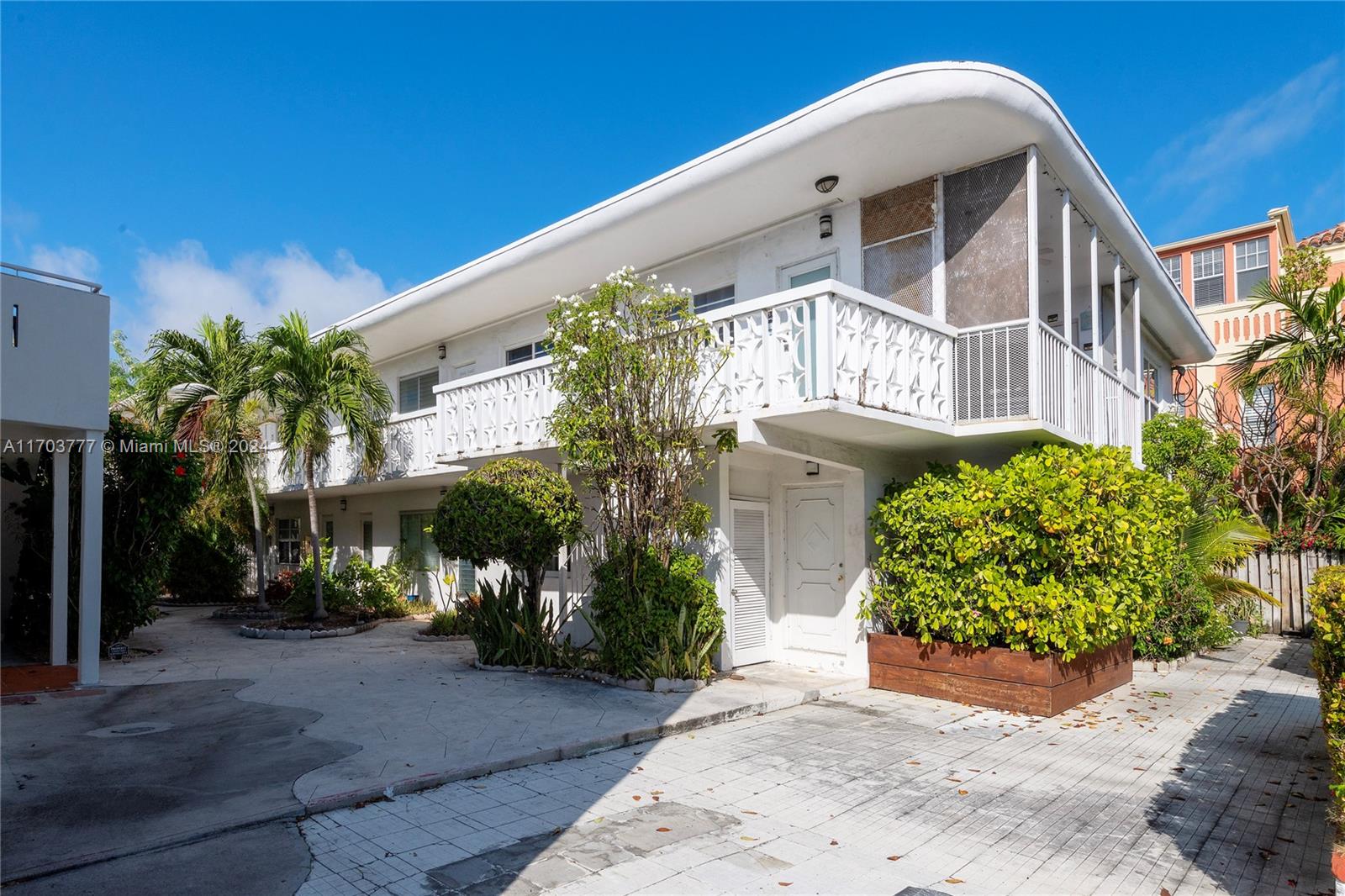 Property for Sale at 2858 Pine Tree Dr 5, Miami Beach, Miami-Dade County, Florida - Bedrooms: 3 
Bathrooms: 2  - $545,000