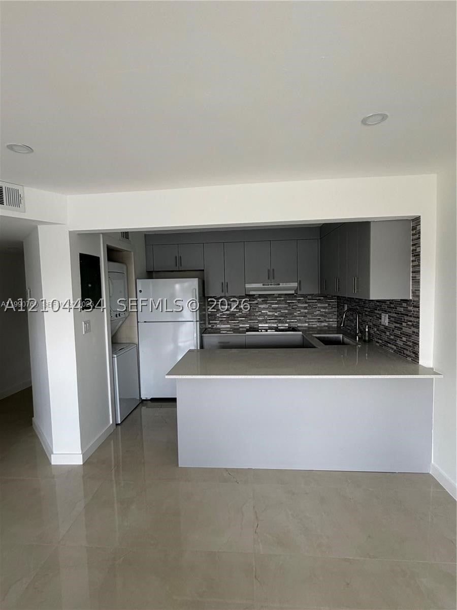 1820 W 53rd St 201