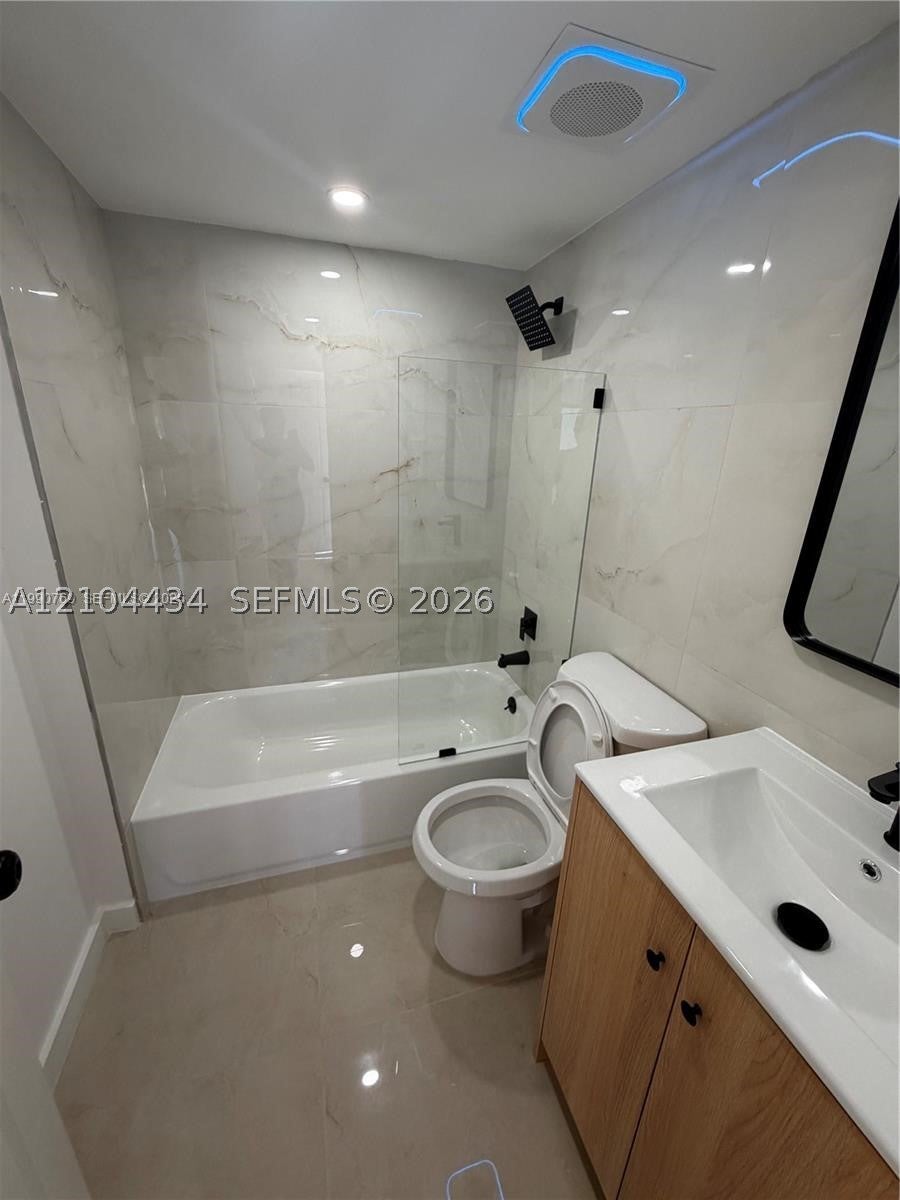 1820 W 53rd St 201