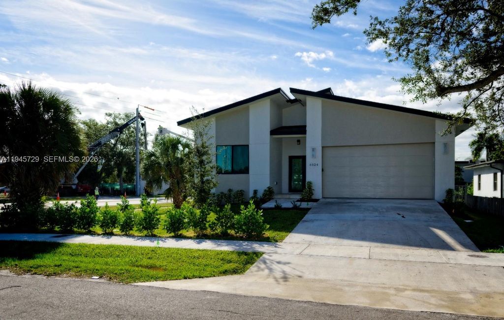 Photo of 4024 SW 52nd St, Dania Beach, FL 33314 (MLS # A11945729)