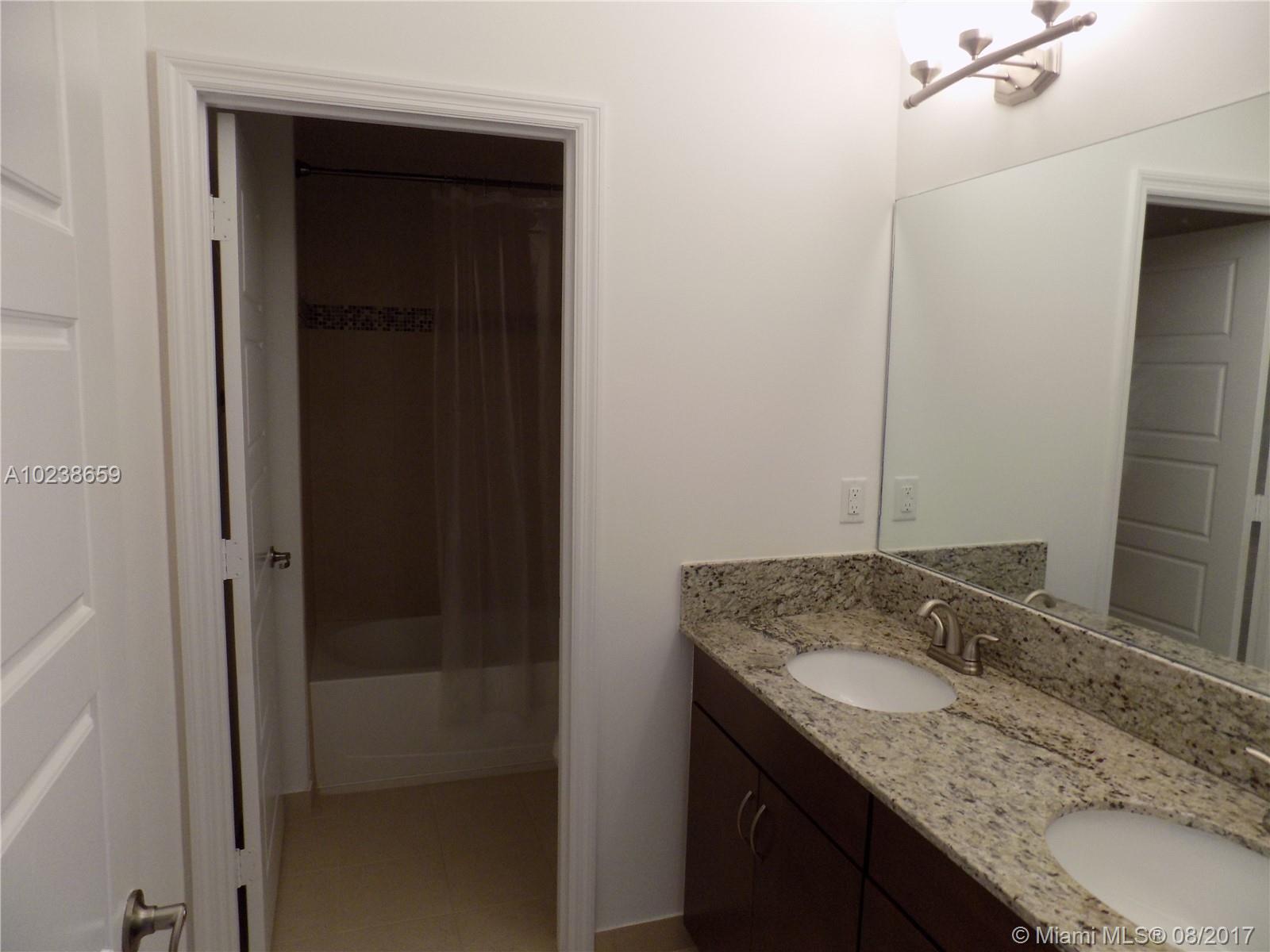 CHAMPION LAKES - Residential