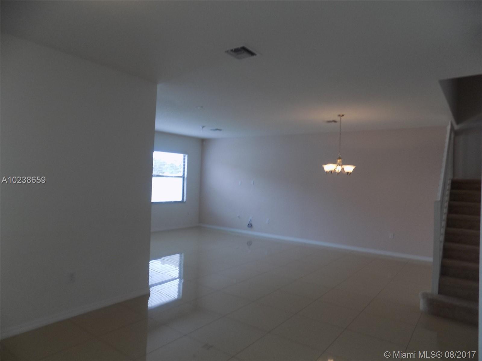 CHAMPION LAKES - Residential