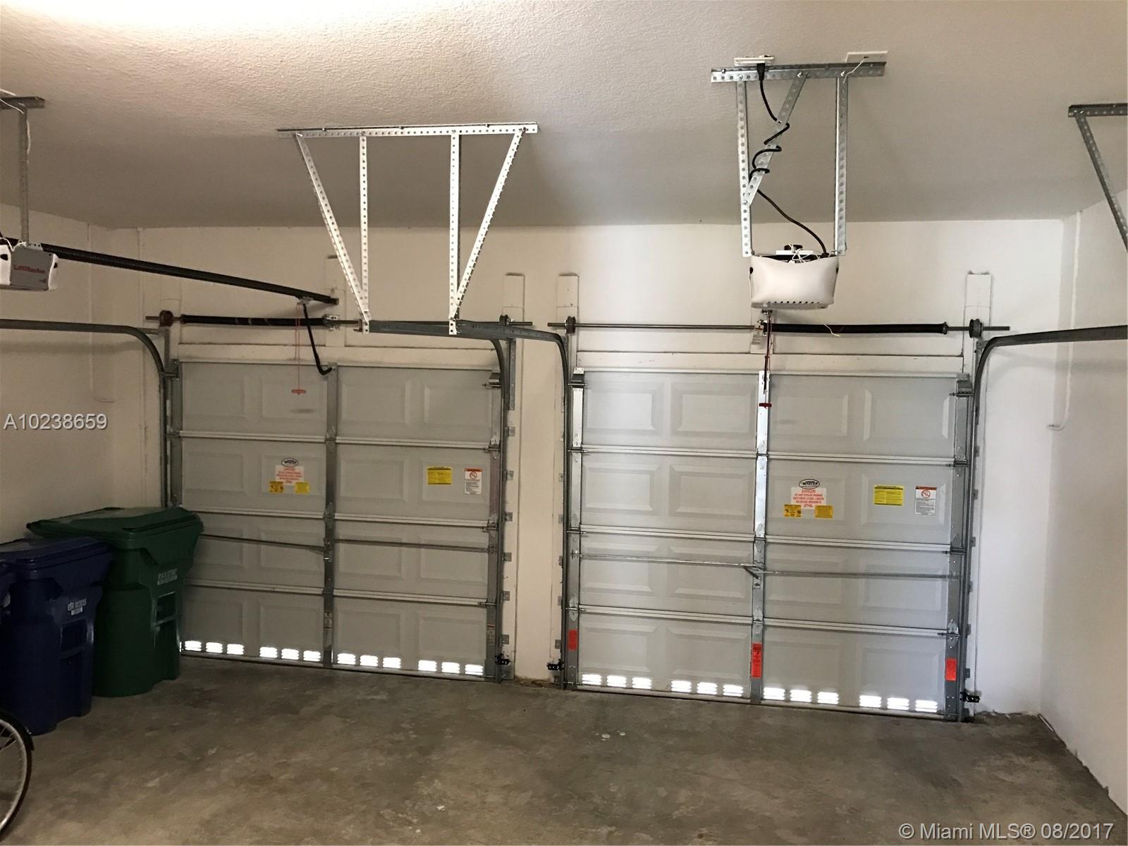 CHAMPION LAKES - Residential