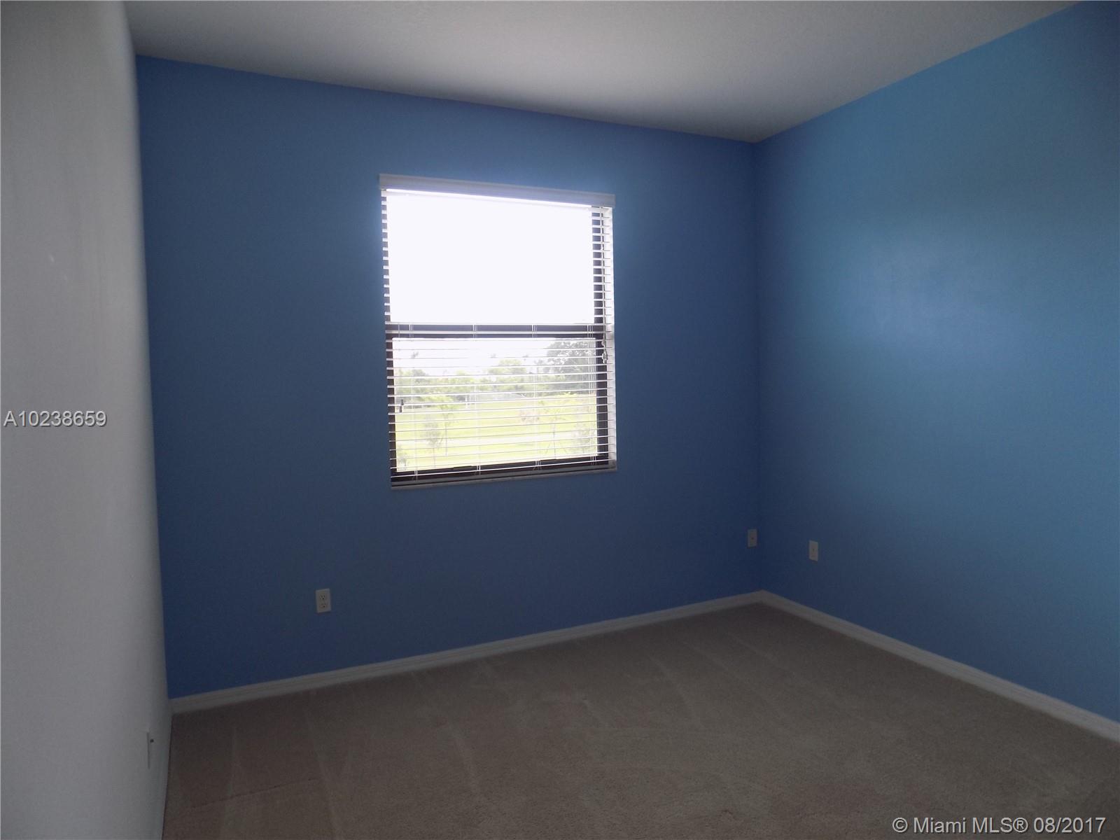 CHAMPION LAKES - Residential