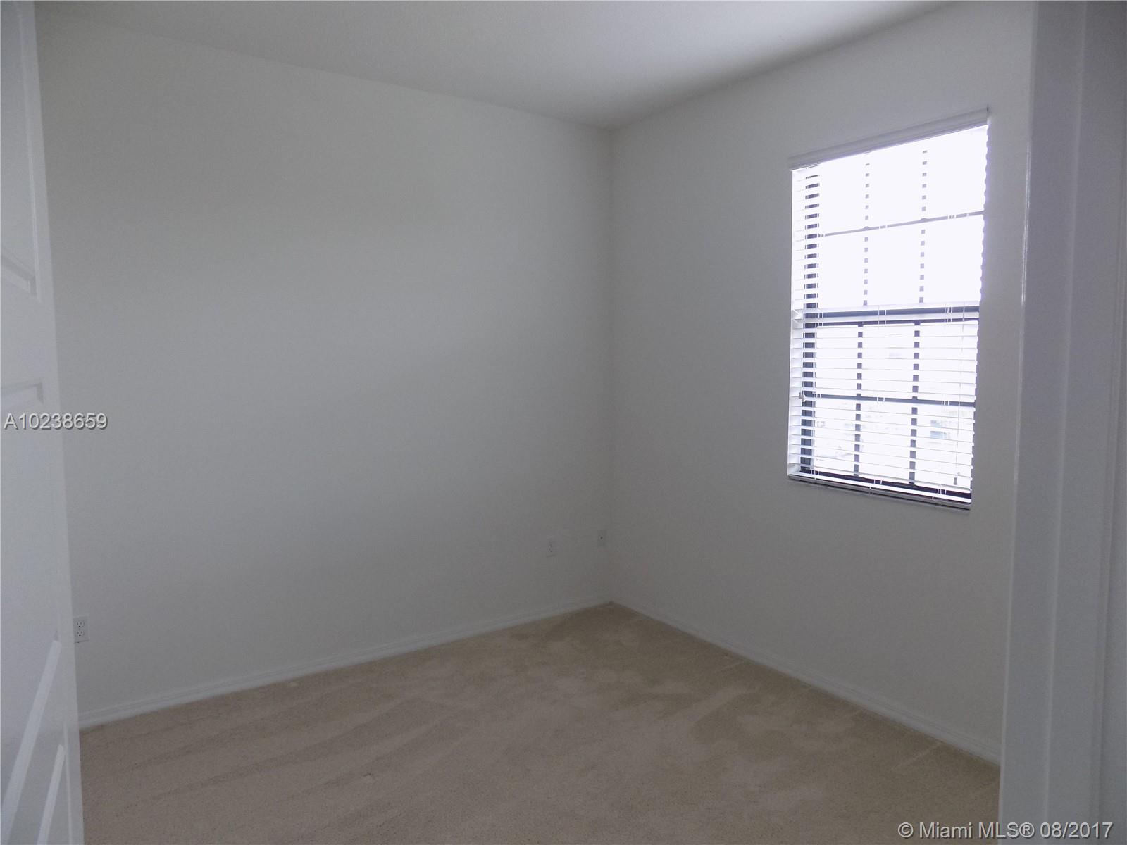 CHAMPION LAKES - Residential