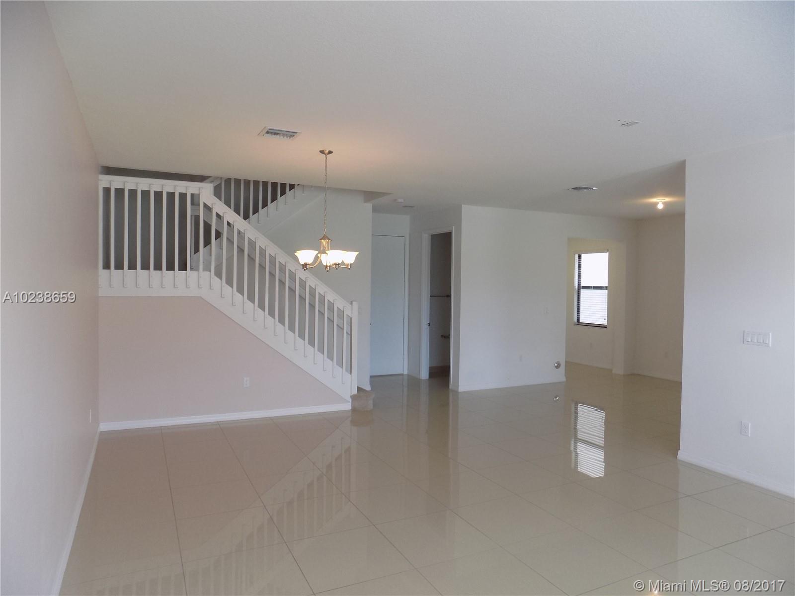 CHAMPION LAKES - Residential