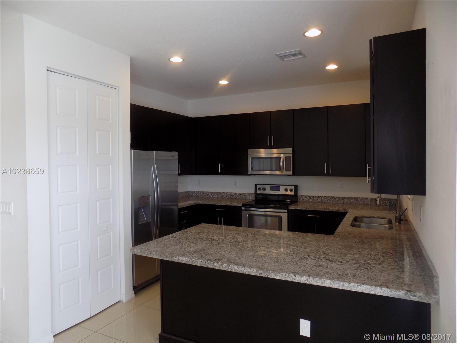 CHAMPION LAKES - Residential