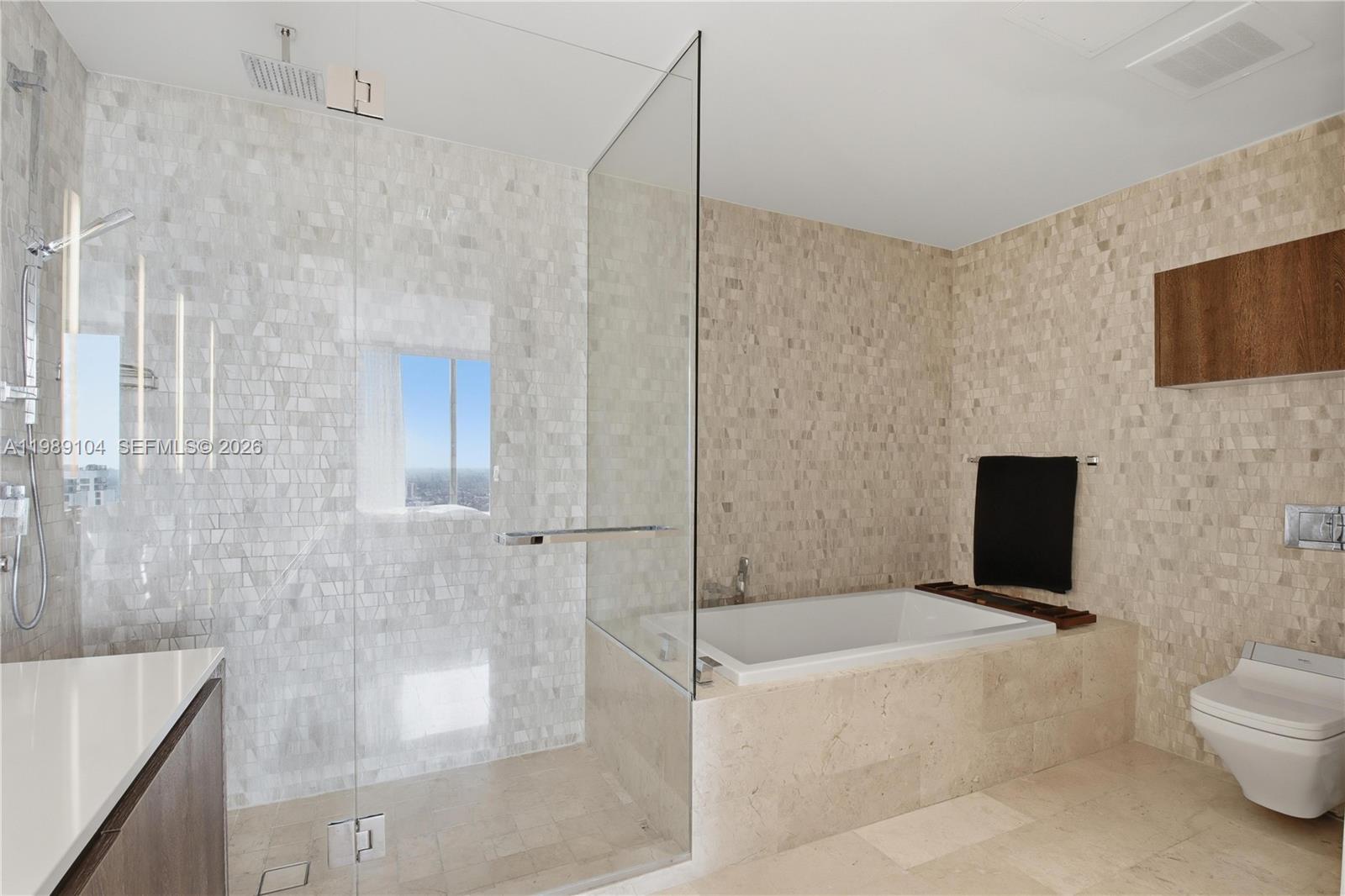 RISE CONDO - Residential