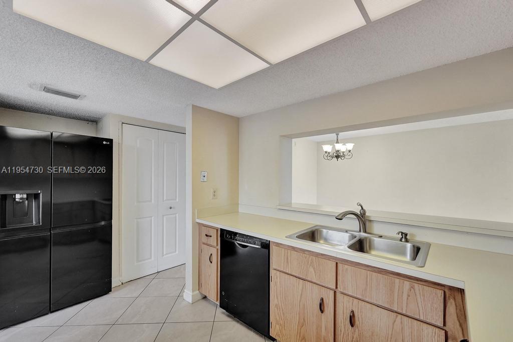 CONDO 7 OF SABAL PALM CON - Residential