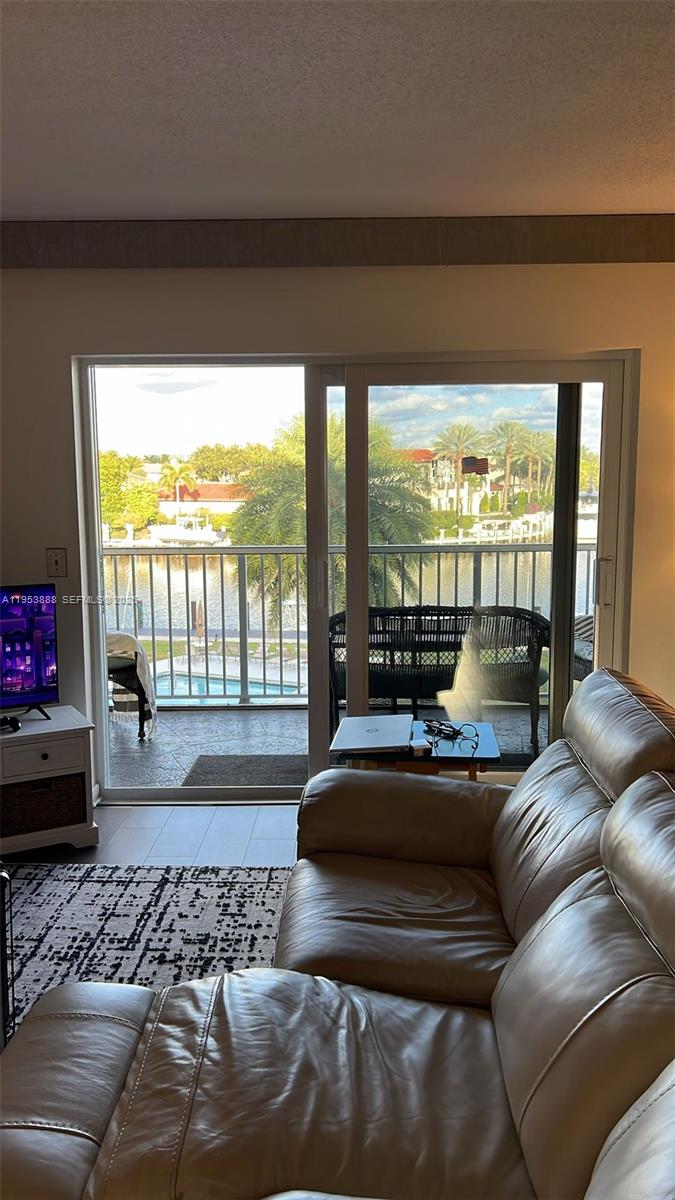 RIVER HOUSE TERRACE CONDO - Residential