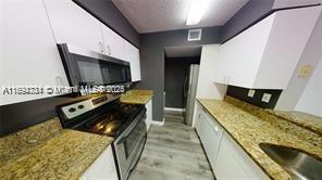 KENDALL LAKE TOWERS CONDO - Residential Lease