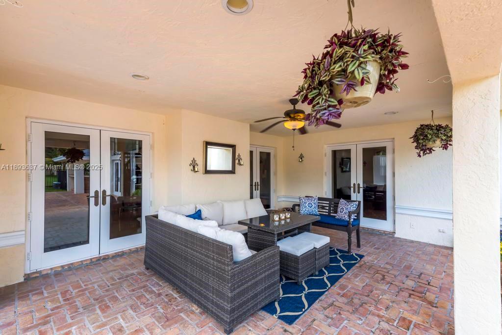 DAVIE WHISPERING PINES - Residential