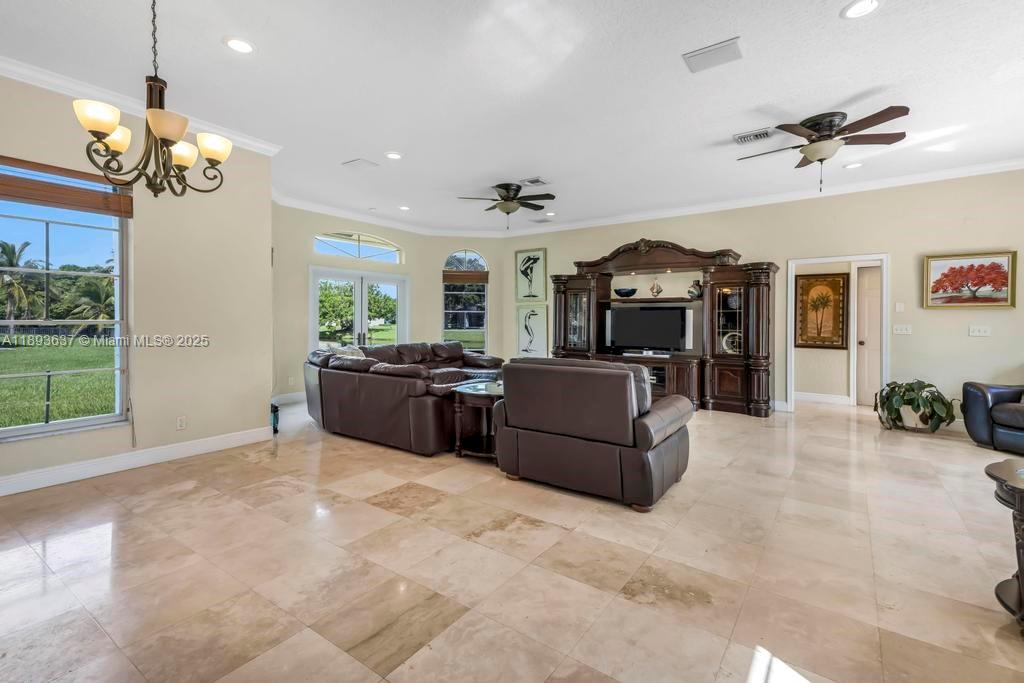 DAVIE WHISPERING PINES - Residential