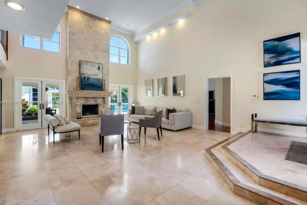 DAVIE WHISPERING PINES - Residential