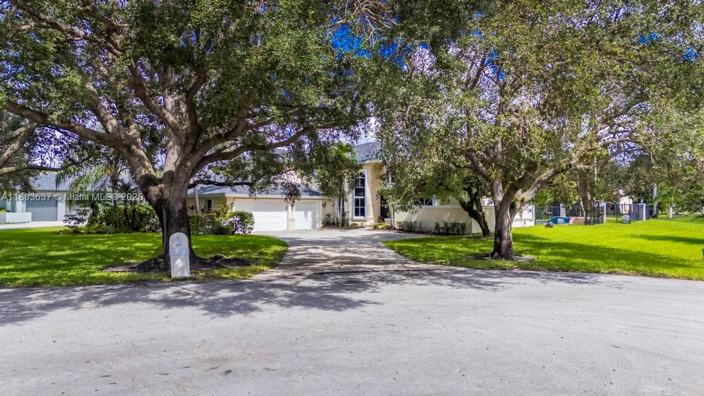 DAVIE WHISPERING PINES - Residential